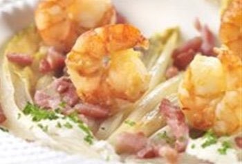 GEBAKKEN SCAMPI'S MET WITLOOF EN BIERSAUSJE